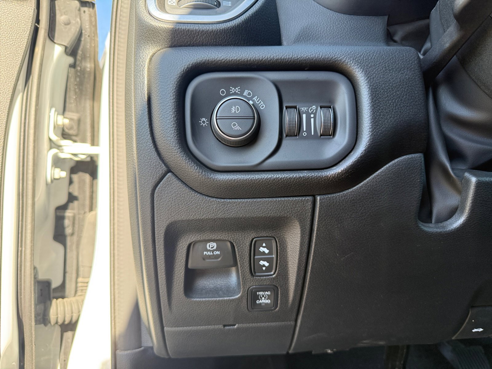 Used 2025 RAM 1500 Big Horn AWD/4WD image 24