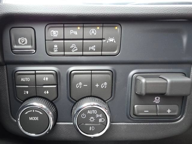 New 2026 Chevrolet Suburban Premier image 10