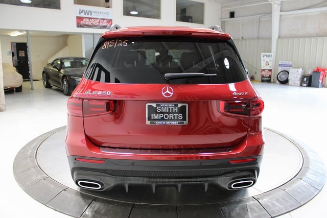 Used 2024 Mercedes-Benz GLB 250 4MATIC image 5