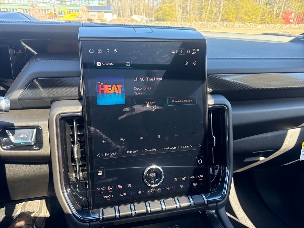 New 2026 GMC Yukon AT4 w/ AT4 Premium Plus Package image 24