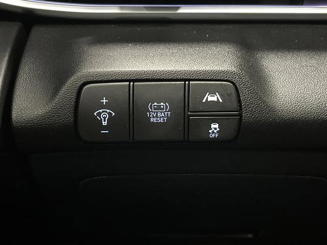 Used 2023 Hyundai Elantra Limited FWD image 24