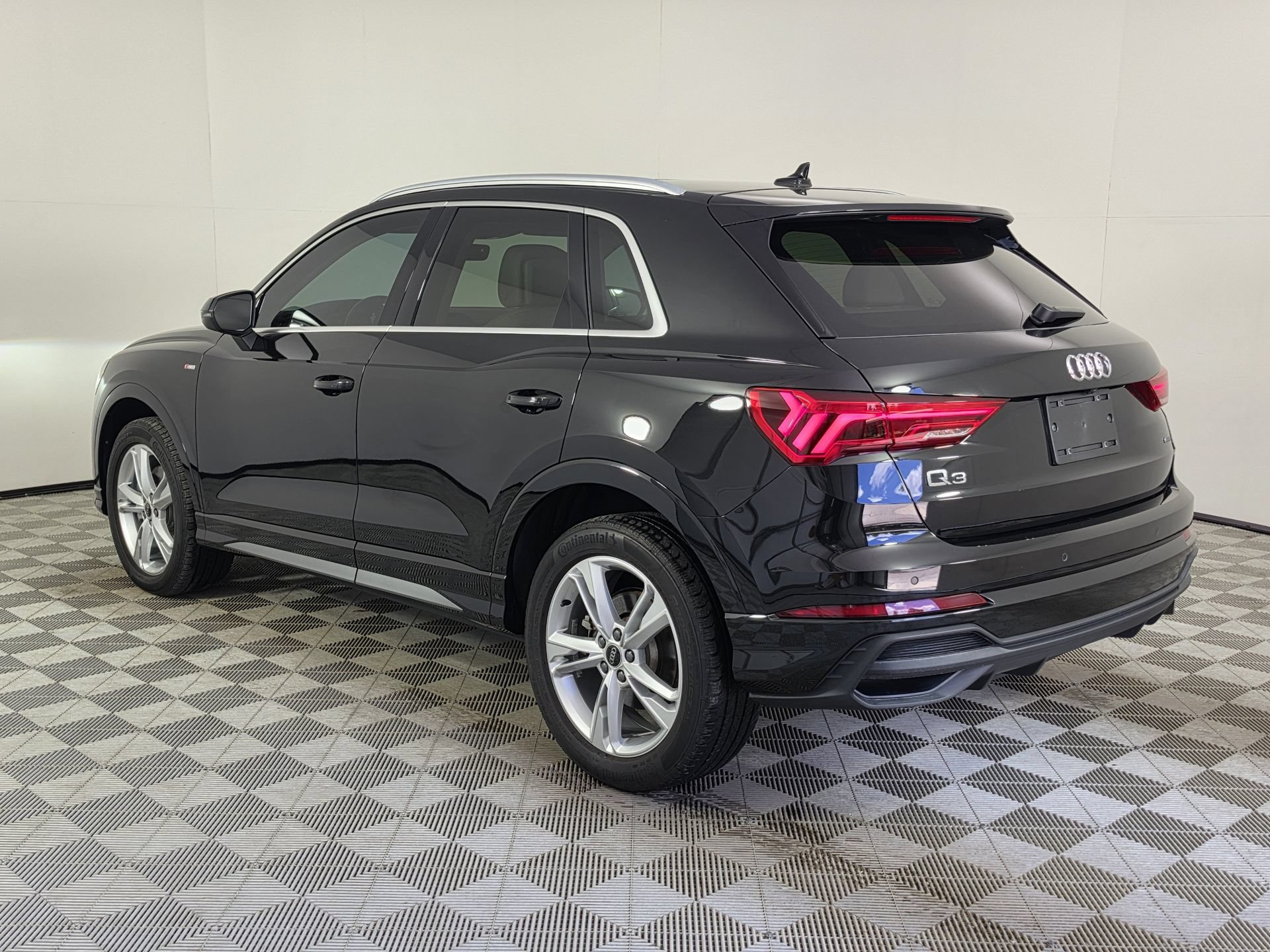 Certified 2024 Audi Q3 2.0T Premium Plus AWD/4WD image 41