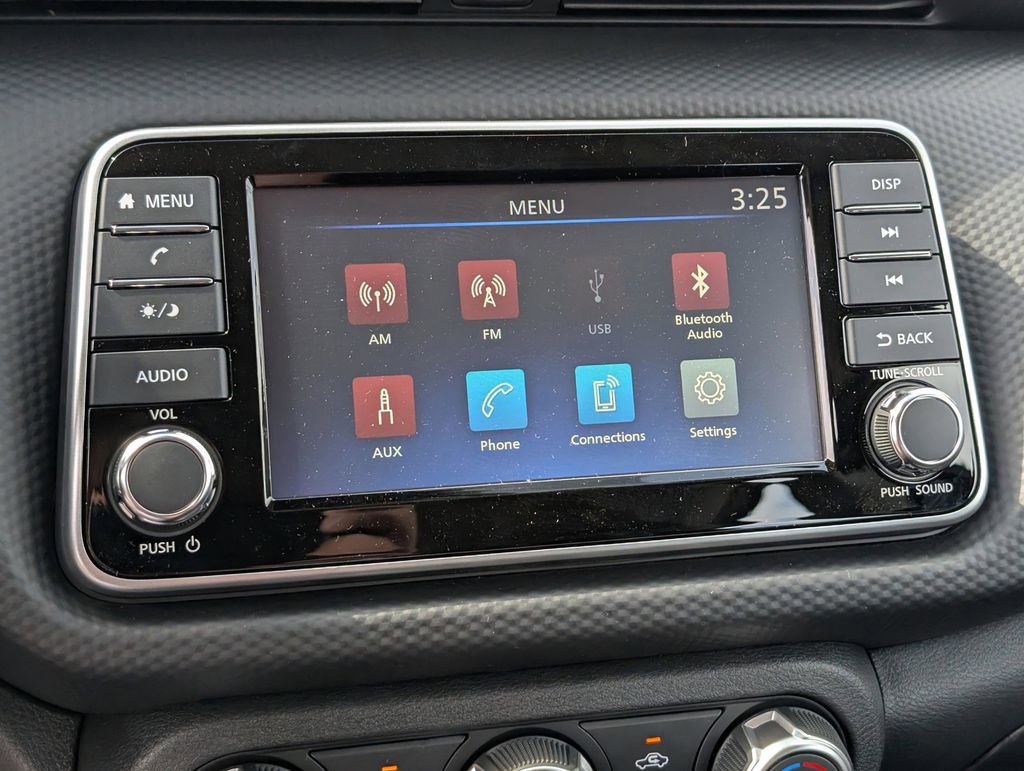 New 2025 Nissan Kicks Play S image 24