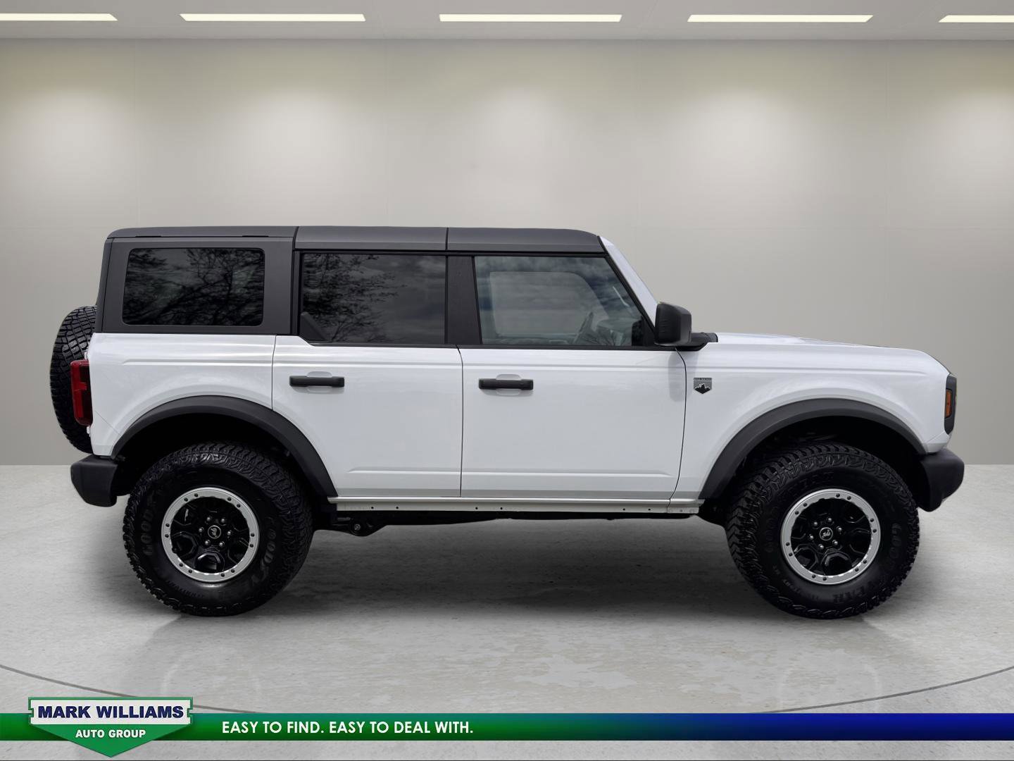 Used 2024 Ford Bronco Big Bend w/ Sasquatch Package image 2
