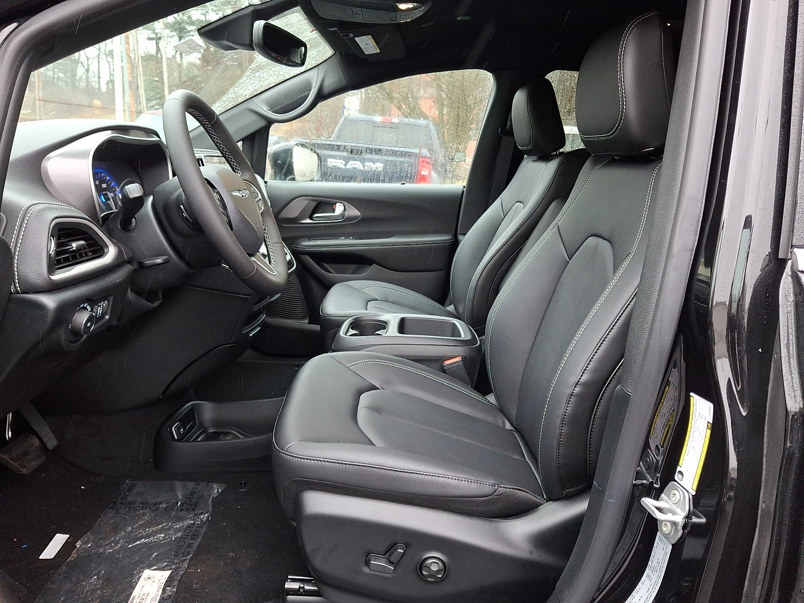 New 2026 Chrysler Pacifica Select image 11