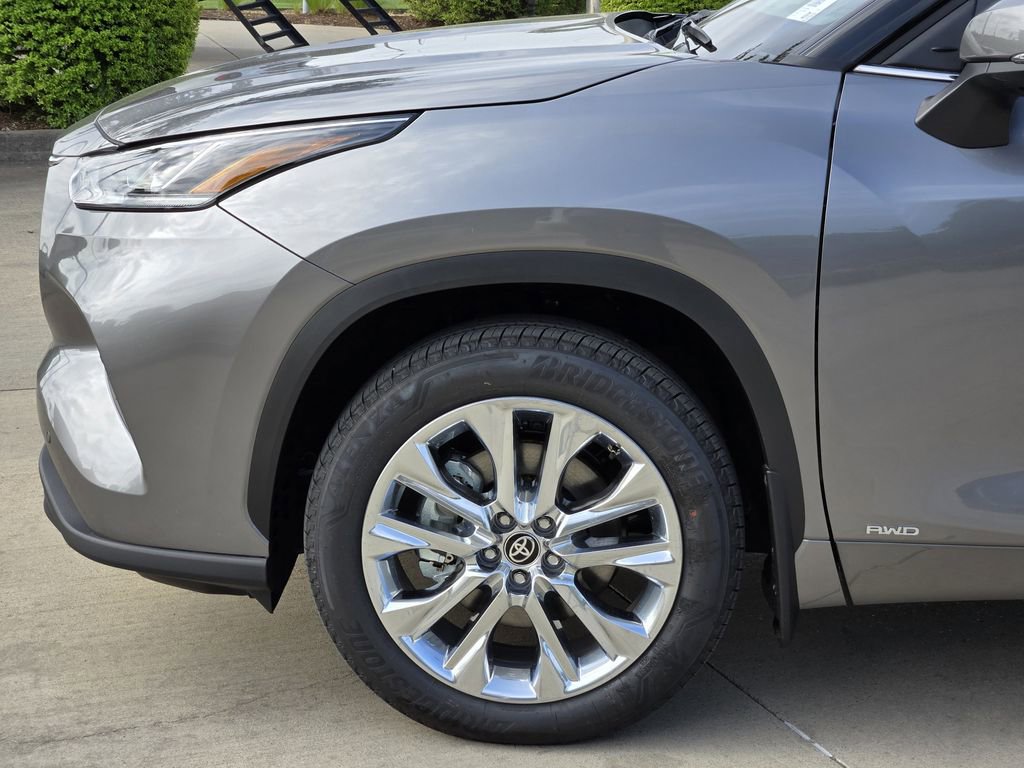 New 2026 Toyota Highlander Limited AWD/4WD image 6