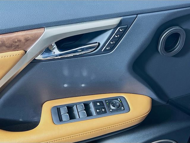 Used 2022 Lexus RX 350L Premium w/ Premium Package image 12