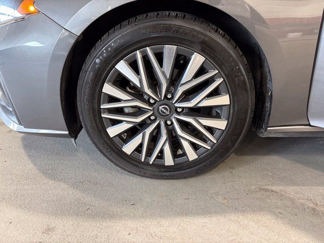 Used 2024 Nissan Altima 2.5 SV FWD image 27