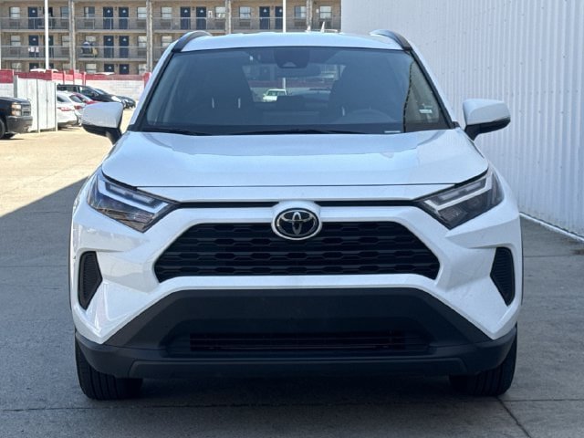 Used 2025 Toyota RAV4 XLE FWD image 8