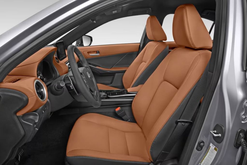 Used 2021 Lexus IS 300 AWD w/ Comfort Package image 4