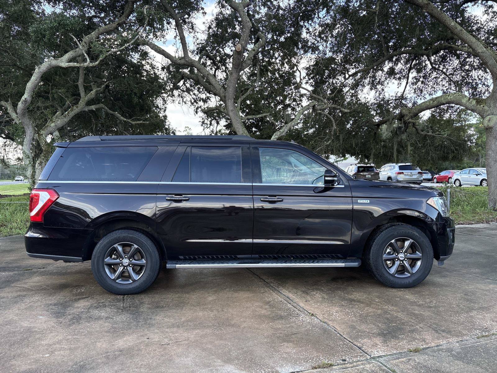 Used 2021 Ford Expedition Max XLT AWD/4WD image 2