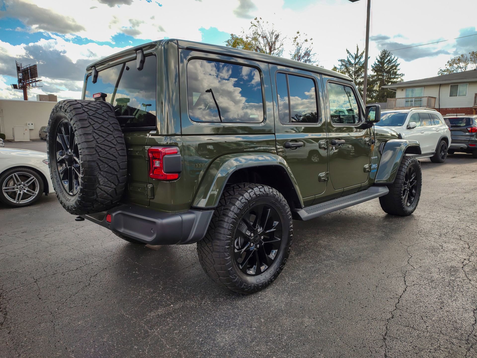 Used 2021 Jeep Wrangler Unlimited Sahara w/ Cold Weather Group image 28