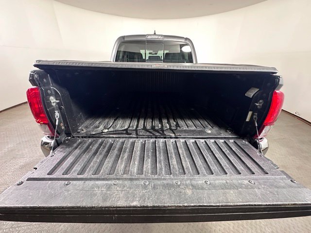 Used 2019 Toyota Tacoma SR5 AWD/4WD image 23
