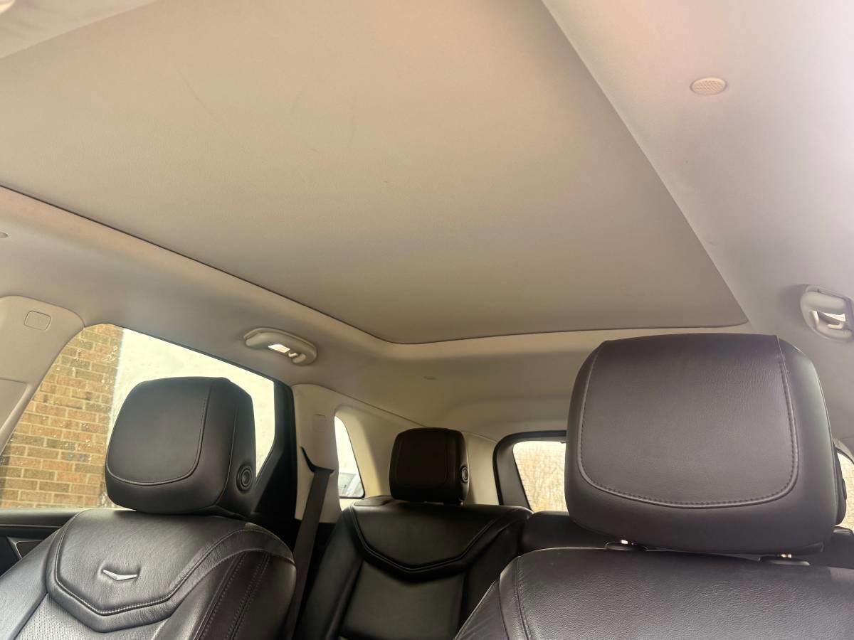 Used 2018 Cadillac XT5 Luxury w/ Driver Awareness Package image 12