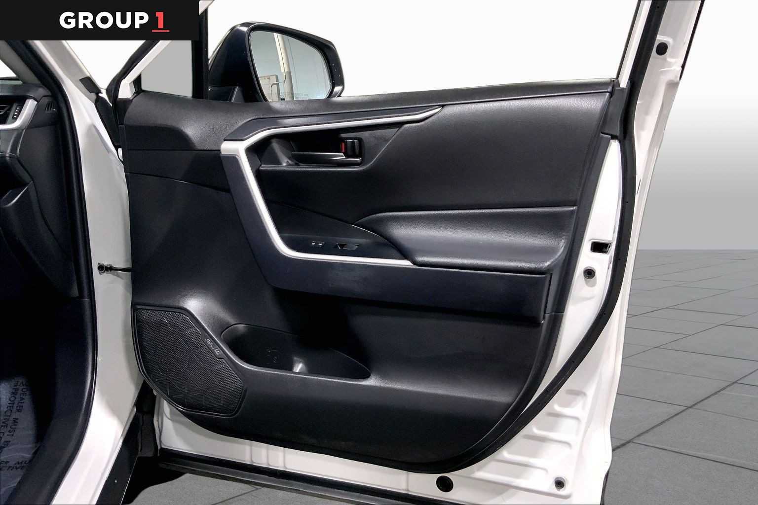 Certified 2025 Toyota RAV4 LE AWD/4WD image 23