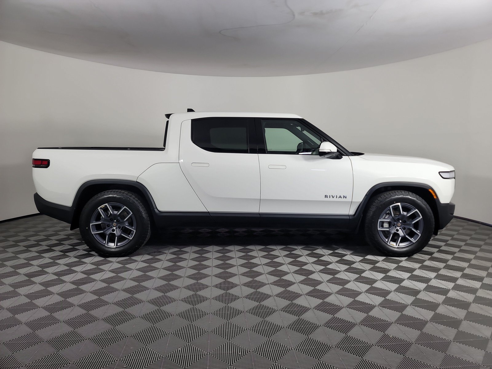 Used 2023 Rivian R1T Adventure AWD/4WD image 6