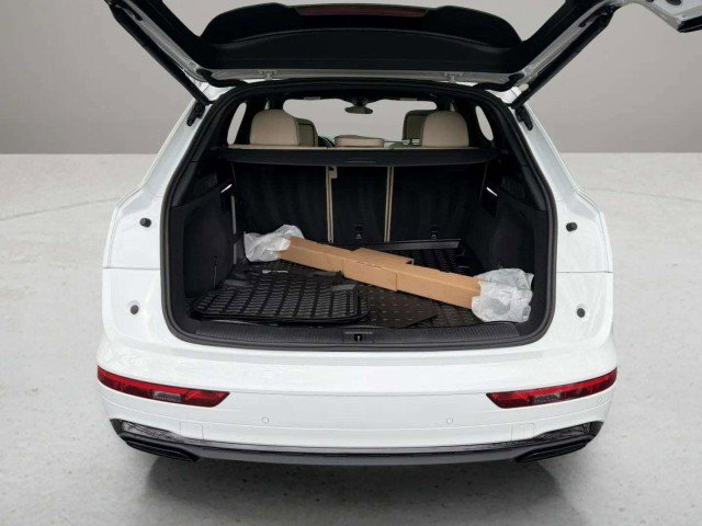 Certified 2025 Audi Q5 2.0T Premium w/ Convenience Plus Package AWD/4WD image 31