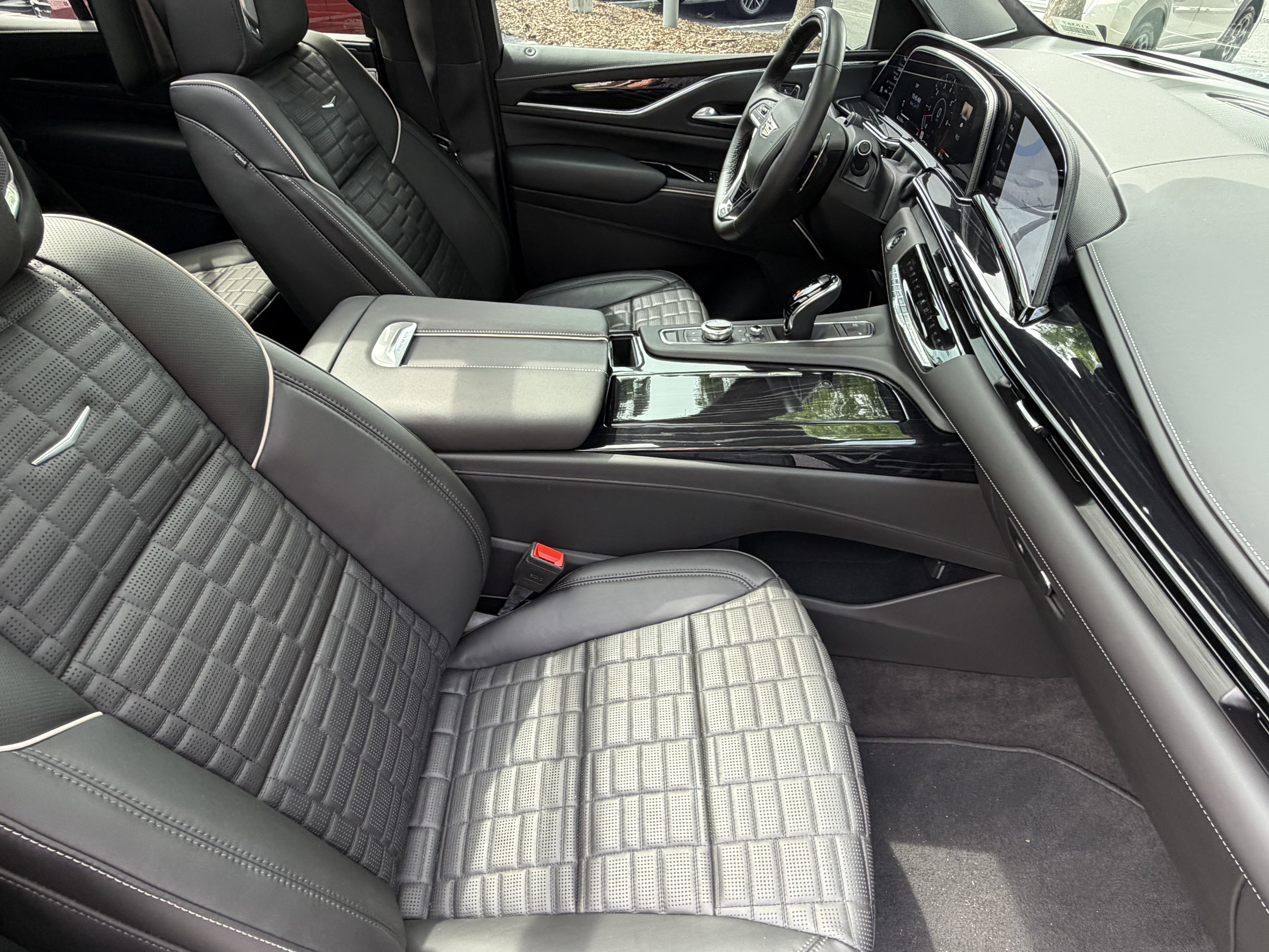 Used 2024 Cadillac Escalade V w/ LPO, ONYX Package AWD/4WD image 43