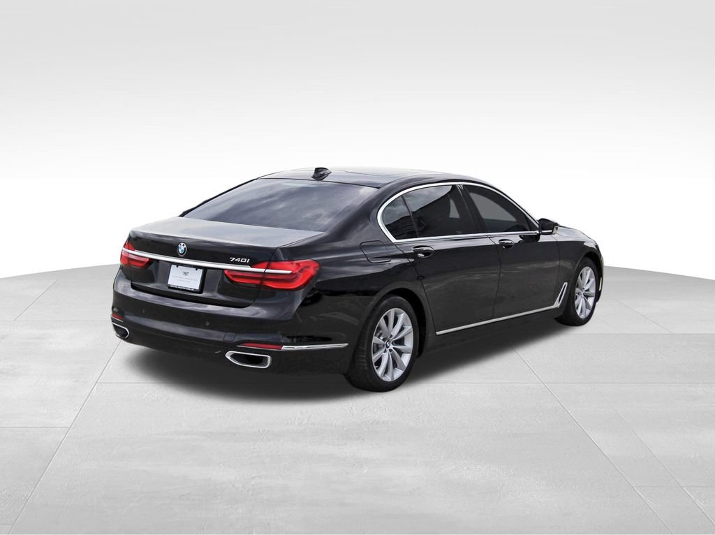 Used 2017 BMW 740i RWD image 4