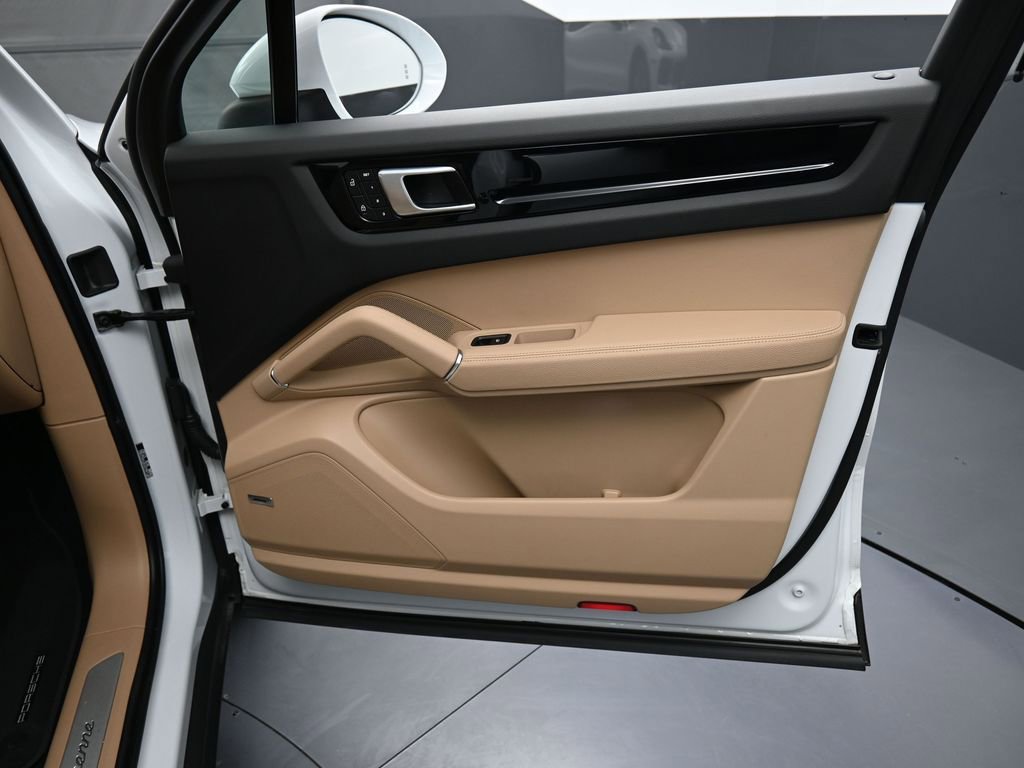 Certified 2023 Porsche Cayenne image 29