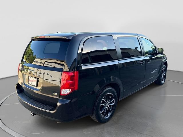 Used 2018 Dodge Grand Caravan SE FWD image 4
