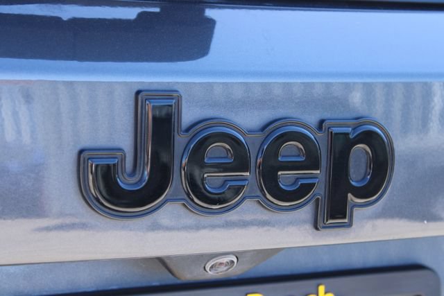 Used 2023 Jeep Renegade Altitude w/ Sun/Sound Group AWD/4WD image 6