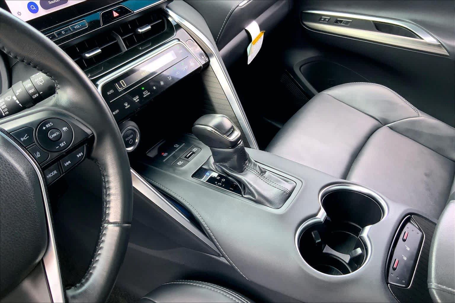 Used 2024 Toyota Venza XLE AWD/4WD image 16