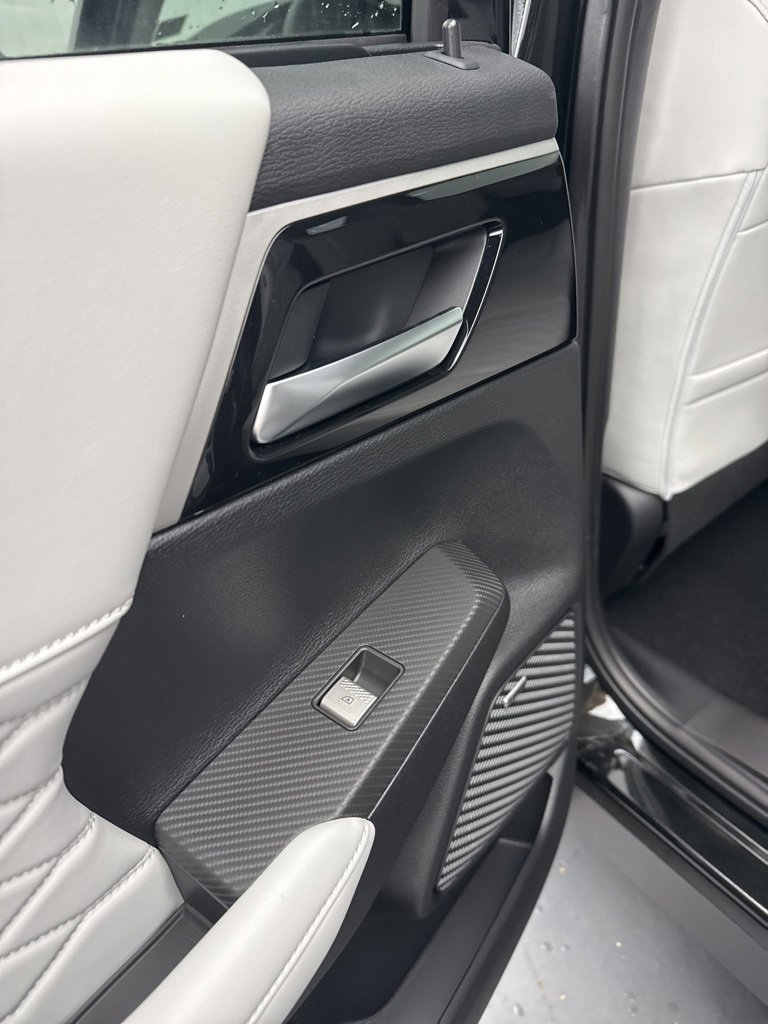 New 2025 Mitsubishi Outlander SEL image 29