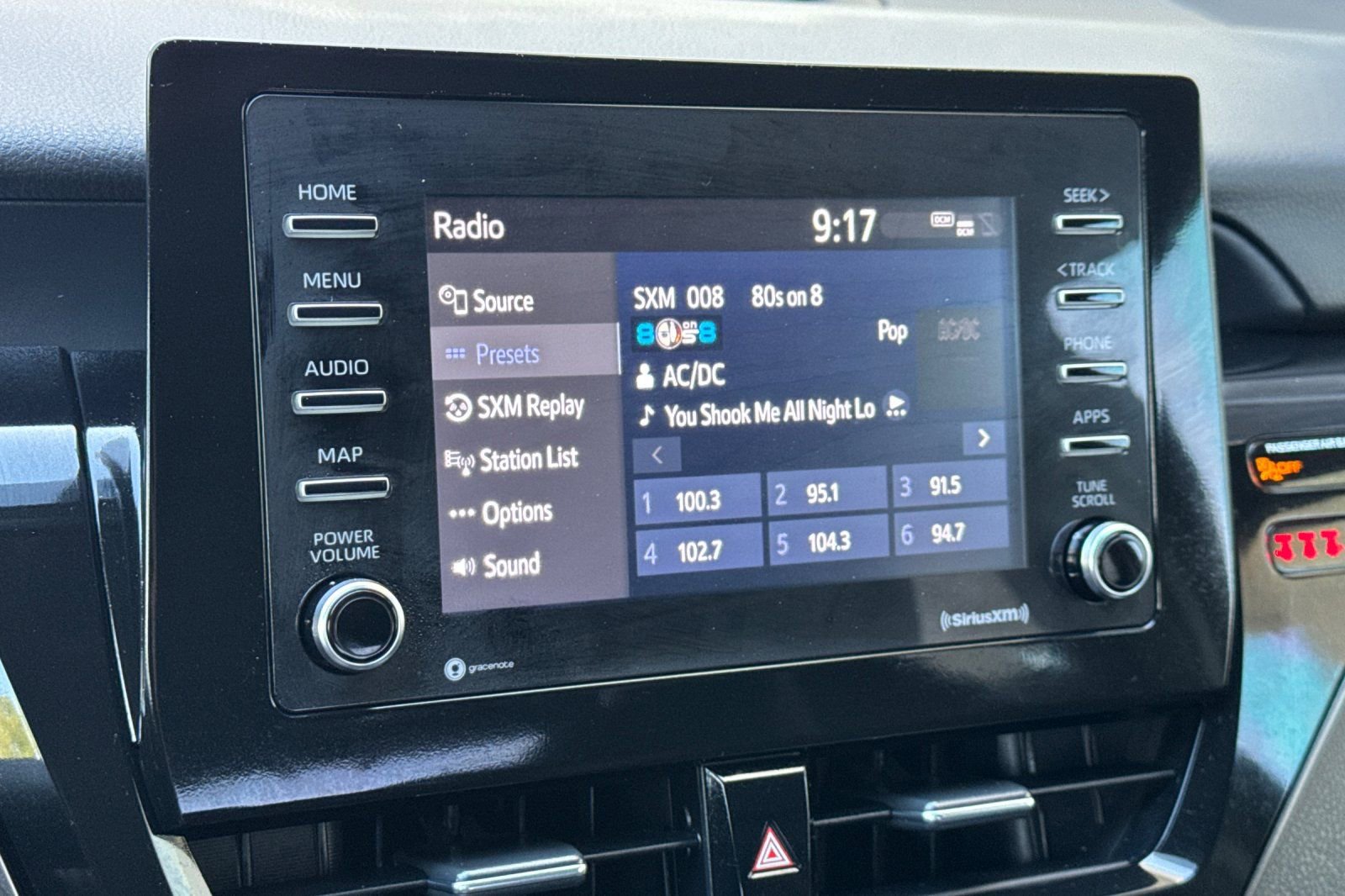 Used 2024 Toyota Camry SE image 17