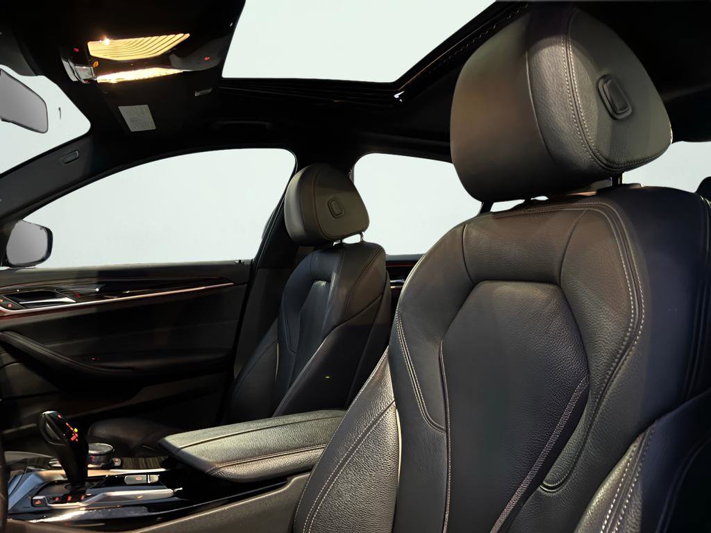 Used 2018 BMW 540i xDrive 540i xDrive image 36