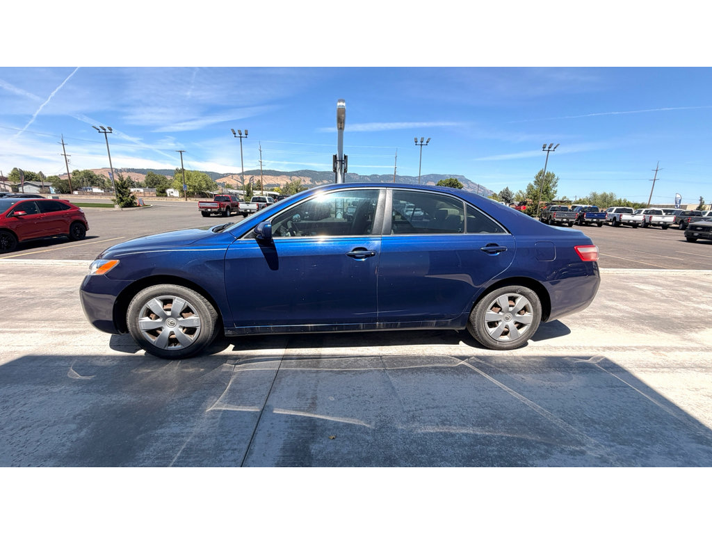 Used 2007 Toyota Camry LE FWD image 2