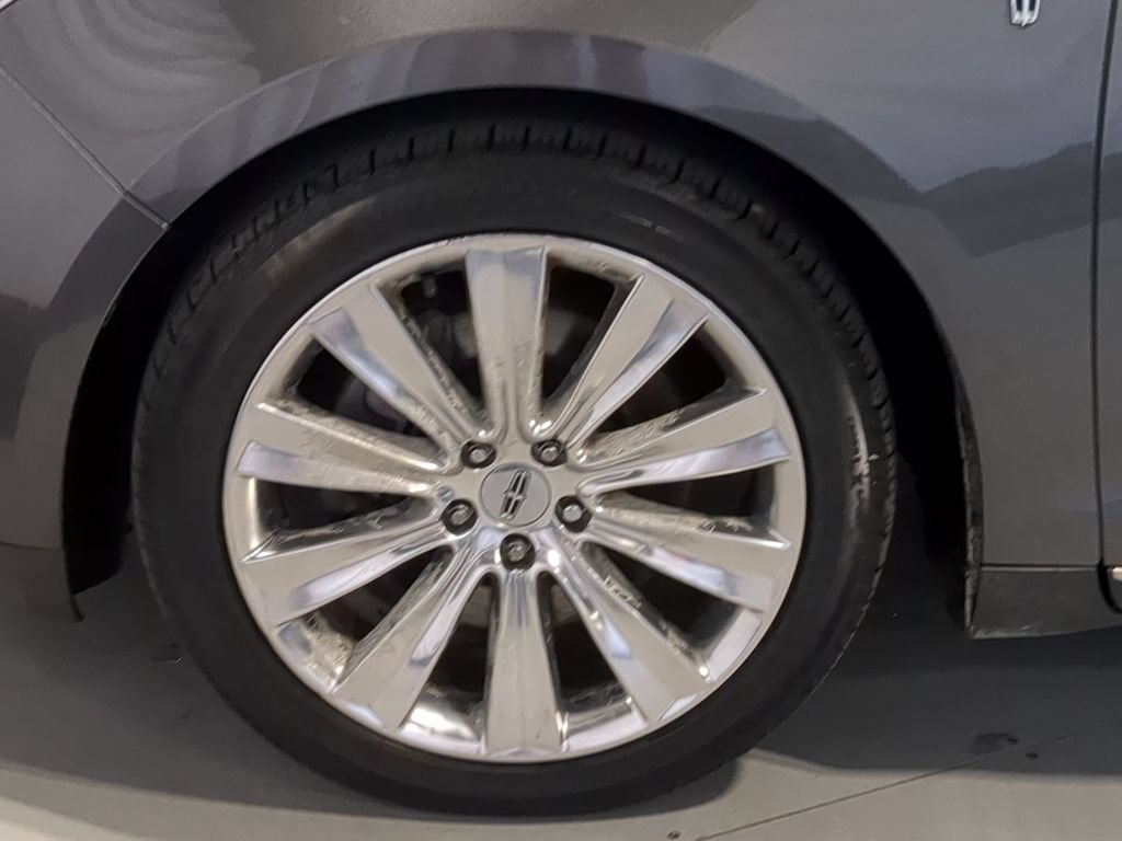 Used 2015 Lincoln MKS AWD w/ Equipment Group 201A image 17
