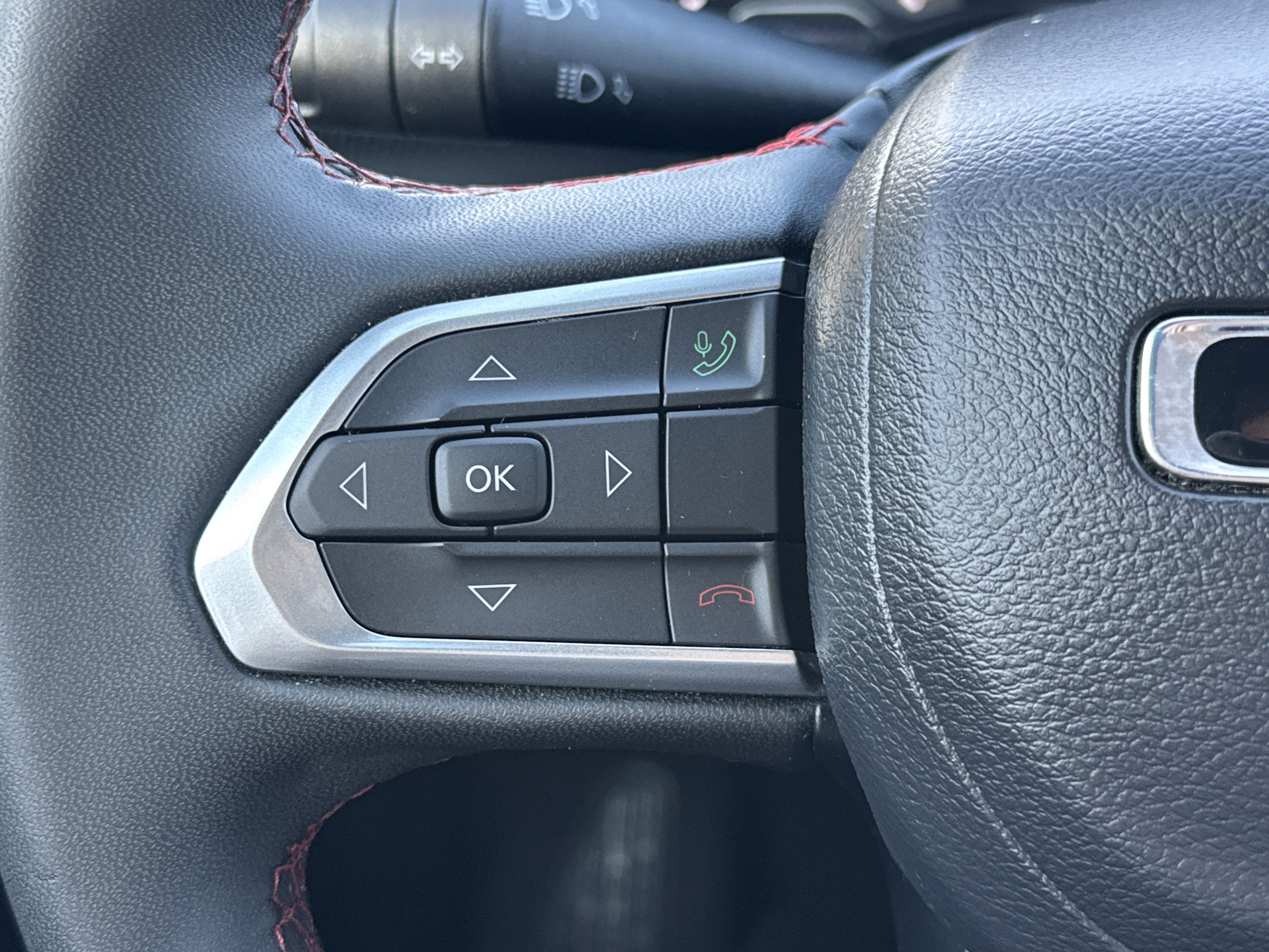 Used 2024 Jeep Compass Trailhawk image 16