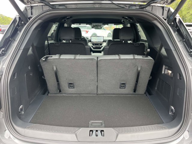 New 2027 Ford Explorer Active w/ Active Comfort Package RWD image 8