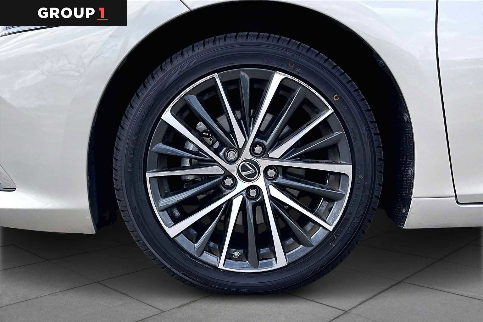 Certified 2023 Lexus ES 350 w/ Premium Package image 9