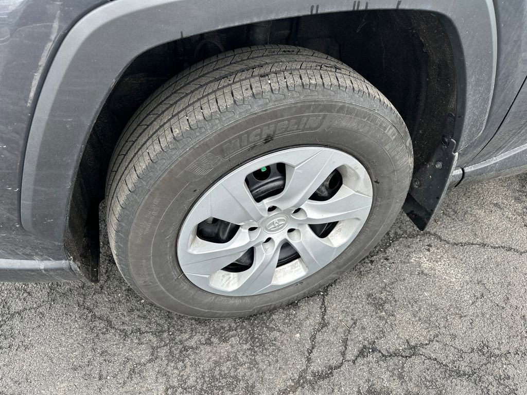 Used 2023 Toyota RAV4 LE image 2