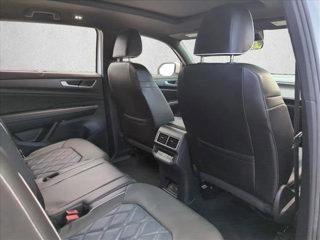 Used 2024 Volkswagen Atlas Cross Sport SEL Premium R-Line image 24
