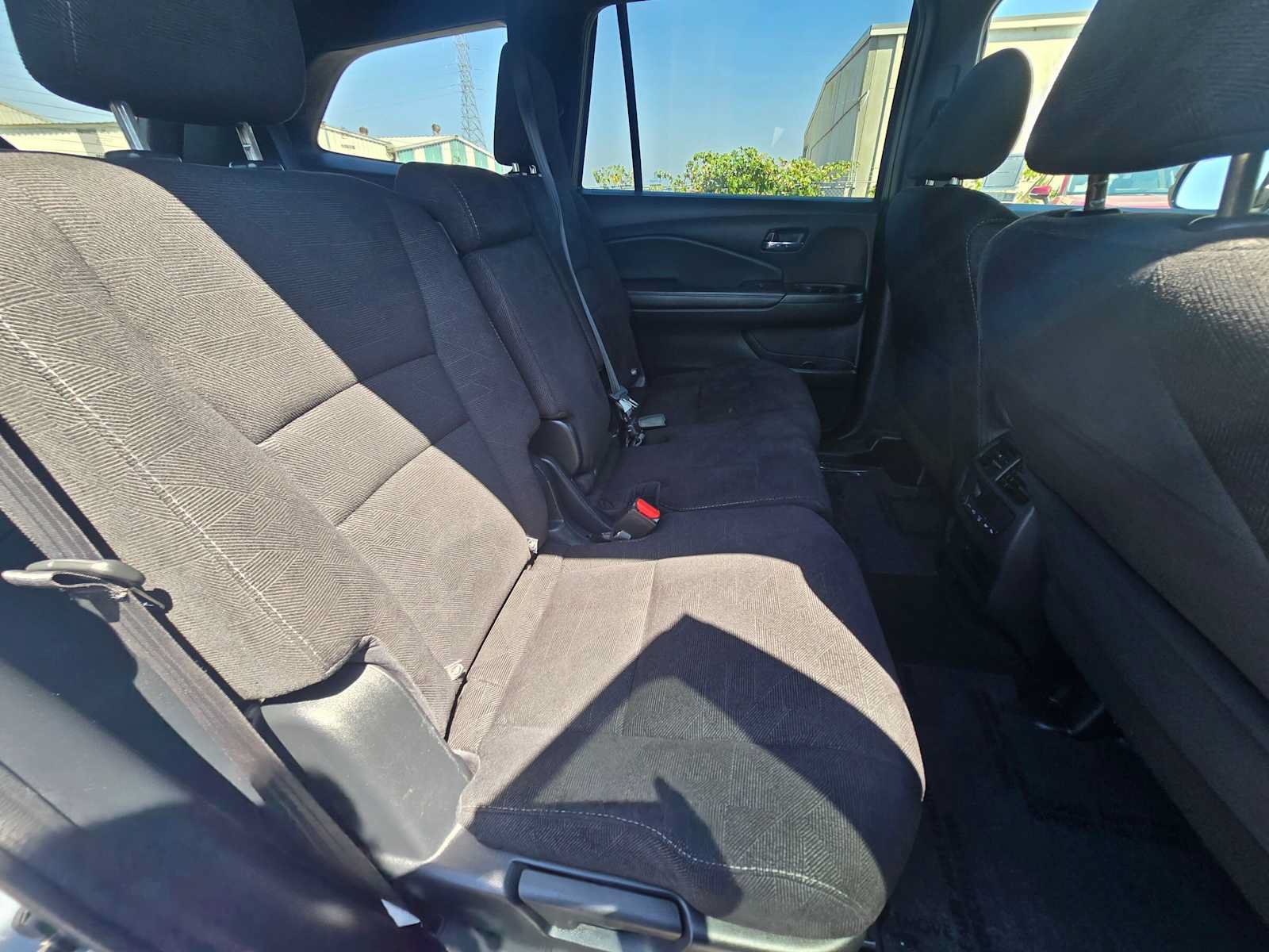 Used 2022 Honda Pilot Sport image 12