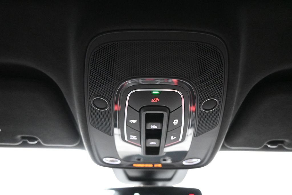 Used 2025 Lamborghini Urus SE AWD/4WD image 23