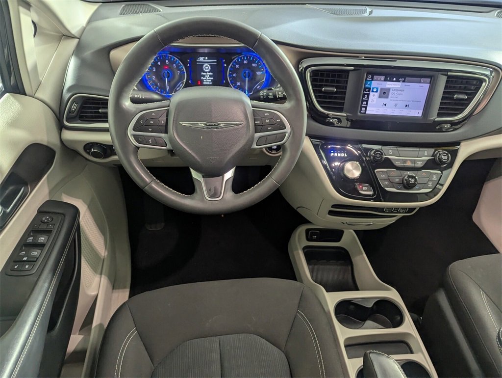 Used 2023 Chrysler Voyager LX image 12