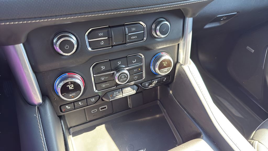 Used 2024 GMC Yukon SLT image 39