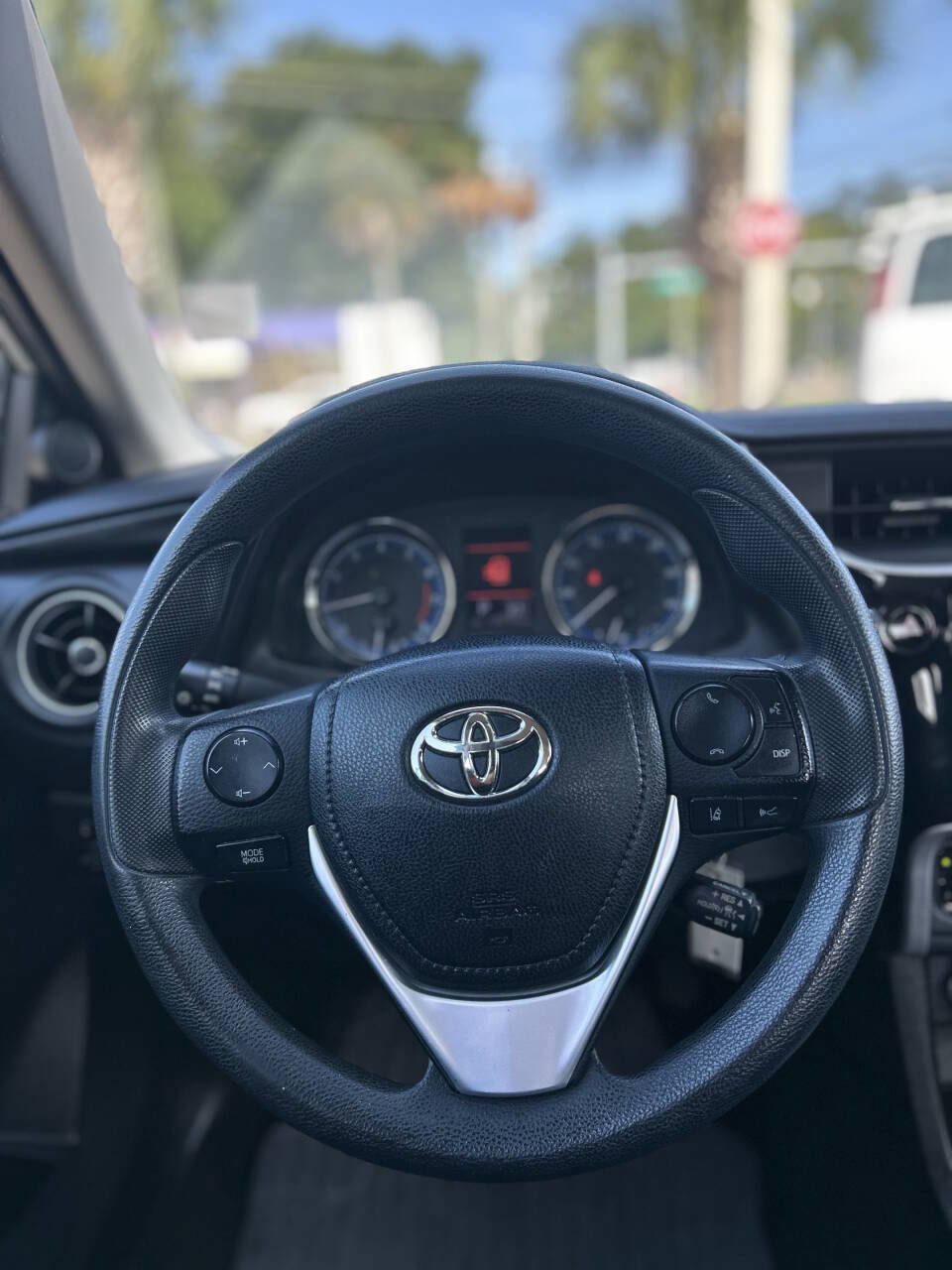 Used 2019 Toyota Corolla LE image 11