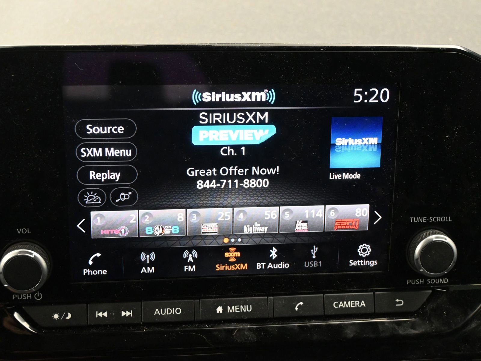 Used 2023 Nissan Pathfinder SV w/ SV Premium Package image 17