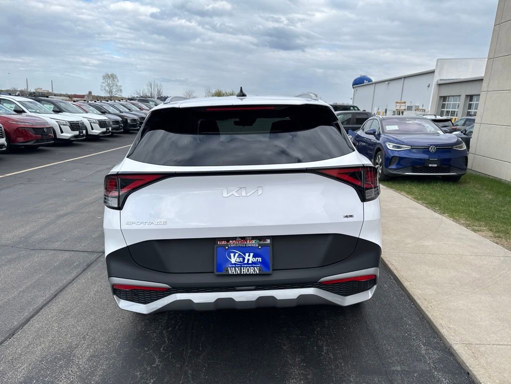 Used 2023 Kia Sportage EX AWD/4WD image 13