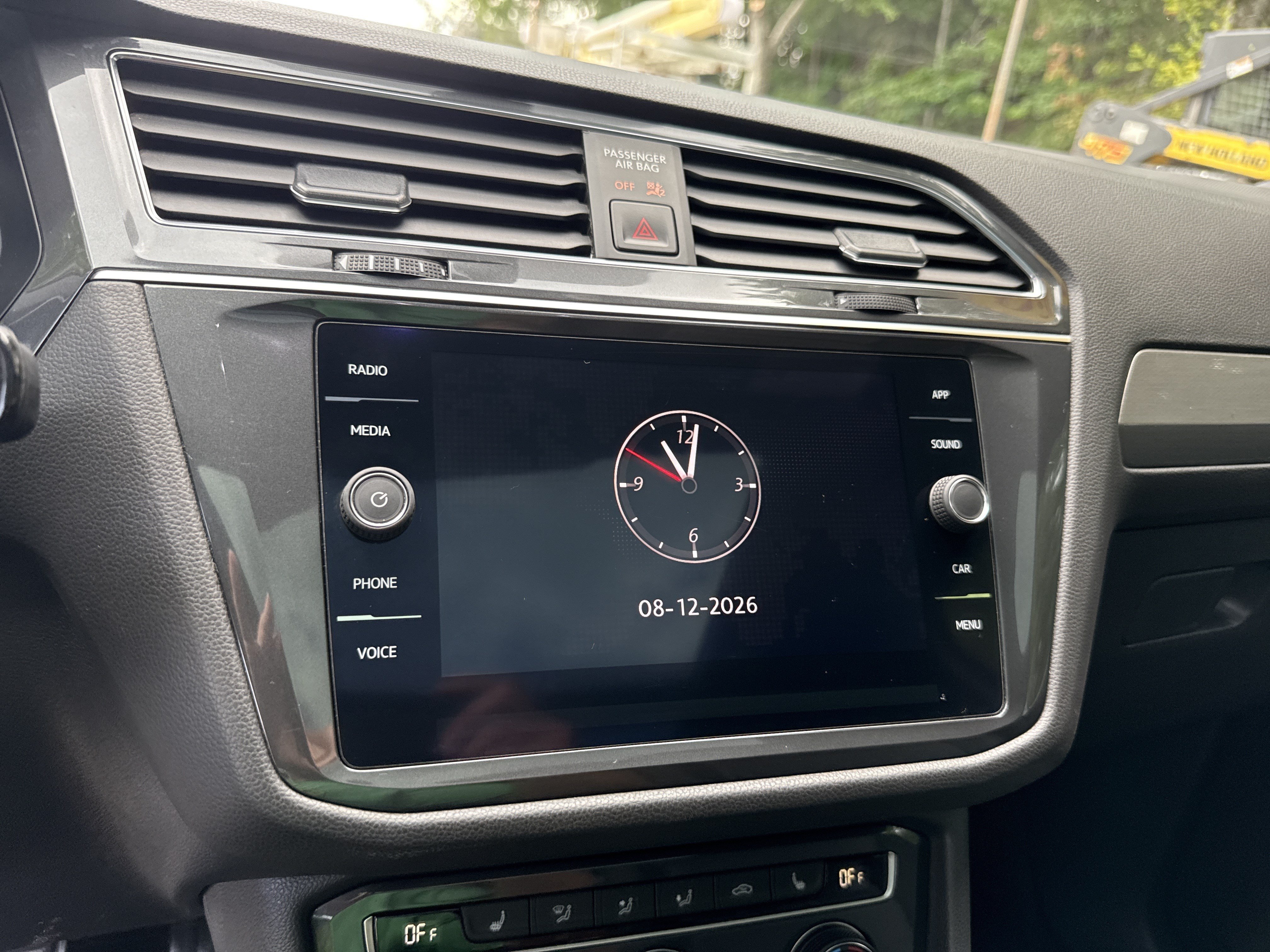 Used 2020 Volkswagen Tiguan SE R-Line FWD image 27