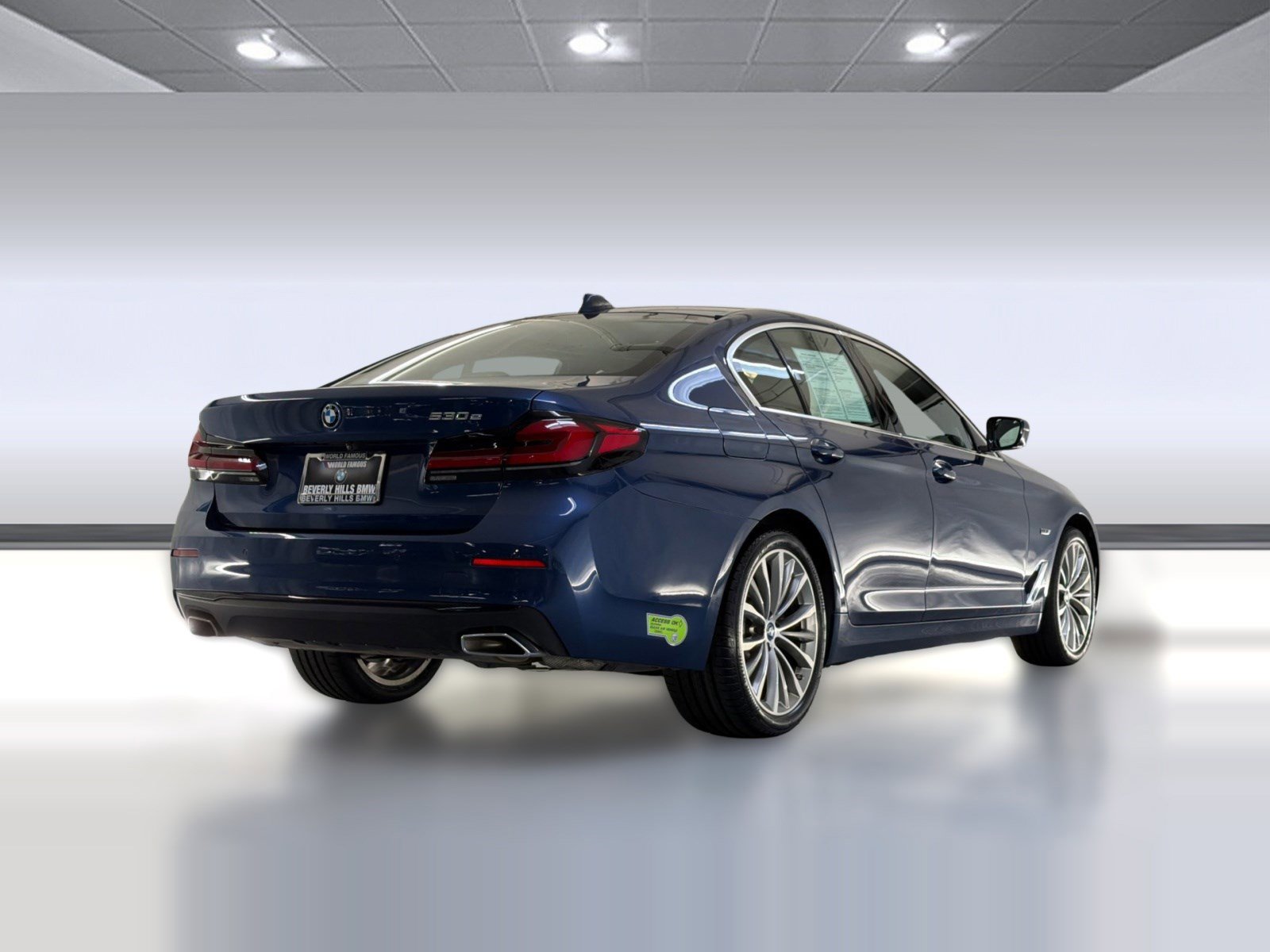 Used 2023 BMW 530e w/ Premium Package image 8