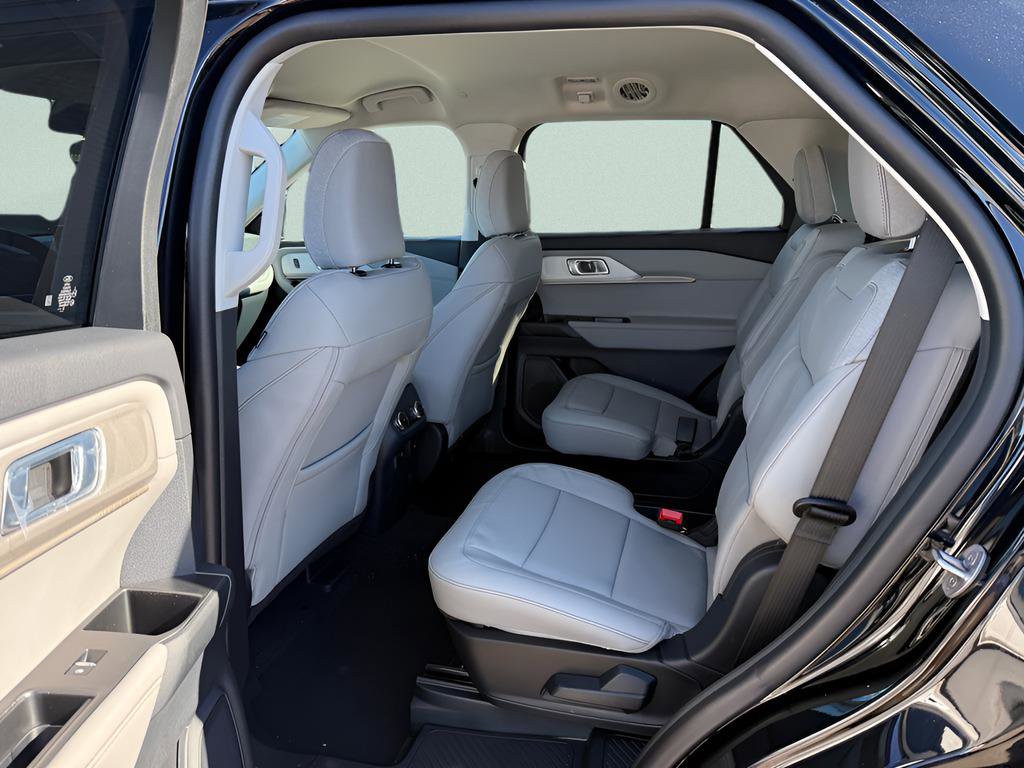 New 2026 Ford Explorer Active w/ Active Comfort Package AWD/4WD image 5