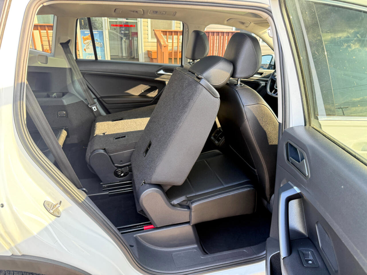 Used 2019 Volkswagen Tiguan SE w/ Panoramic Sunroof Package image 40