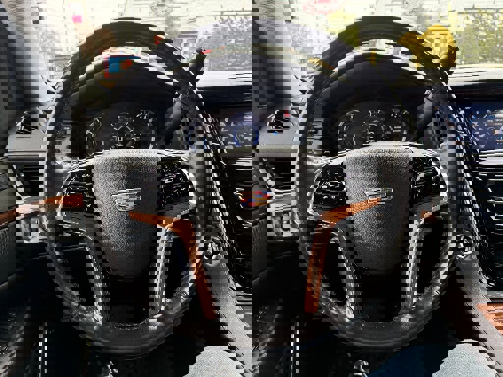 Used 2020 Cadillac Escalade Luxury image 12