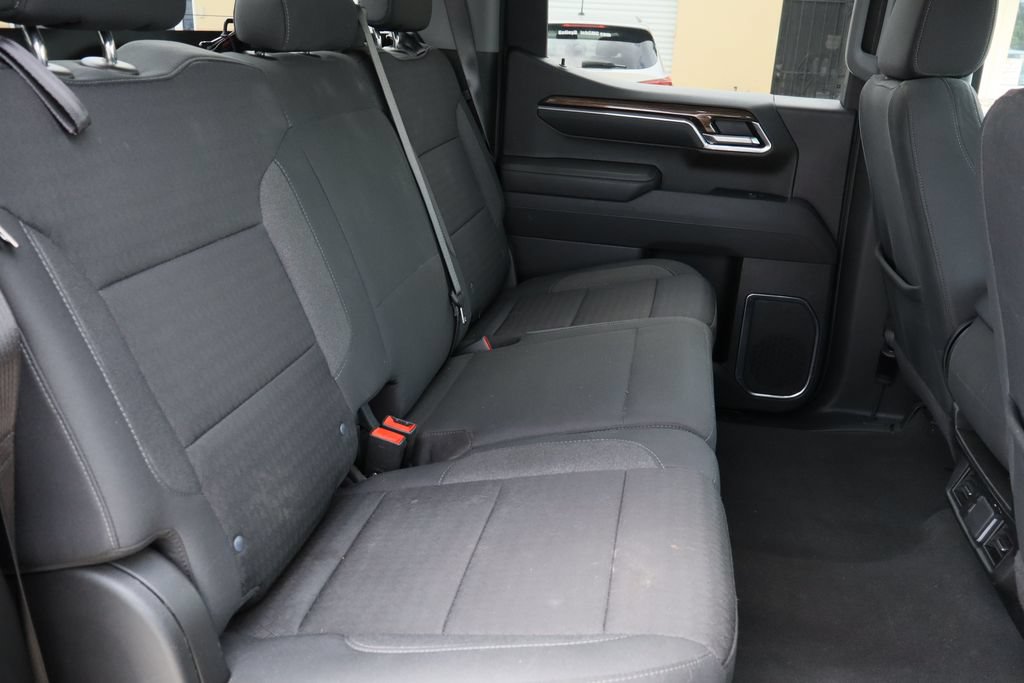 Used 2025 Chevrolet Silverado 1500 LT AWD/4WD image 25